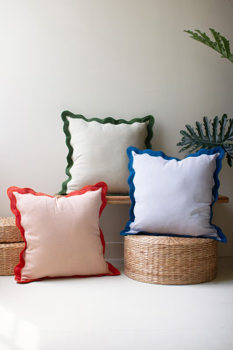 Cotton Pillow with Scalloped Edge