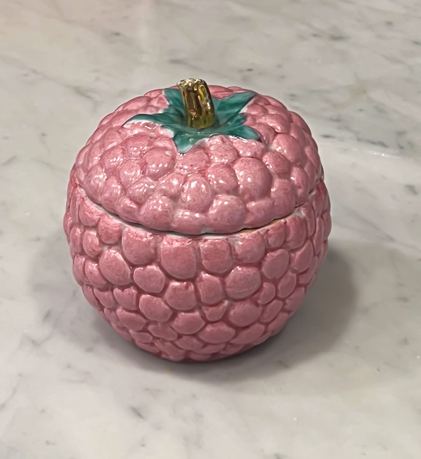 Vintage Berry Jar w/ Lid - ceramic