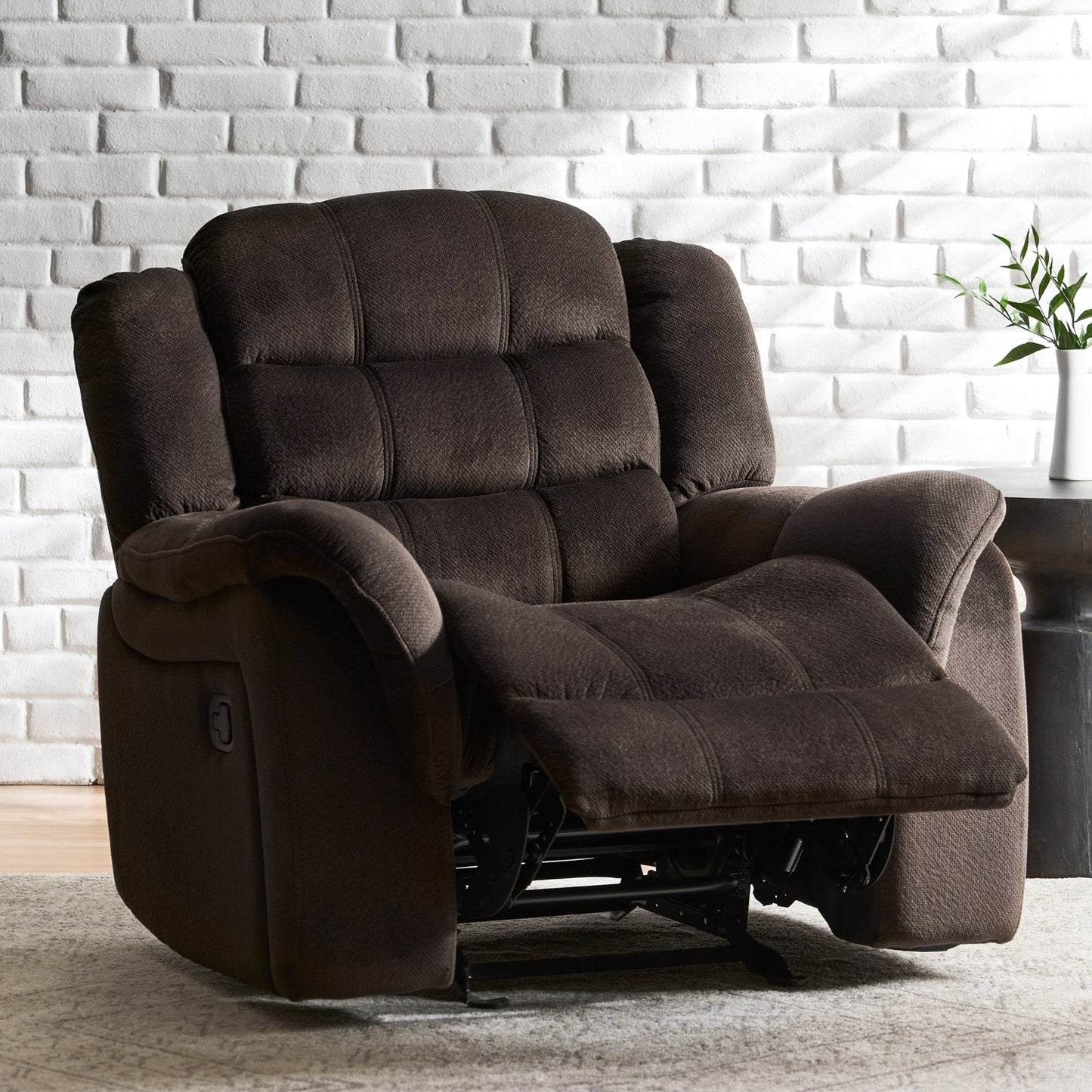Luxurious Oversized Recliner Chair for Ultimate Relaxation