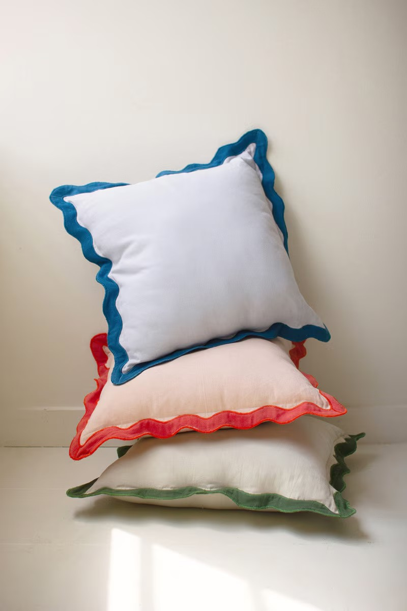 Cotton Pillow with Scalloped Edge